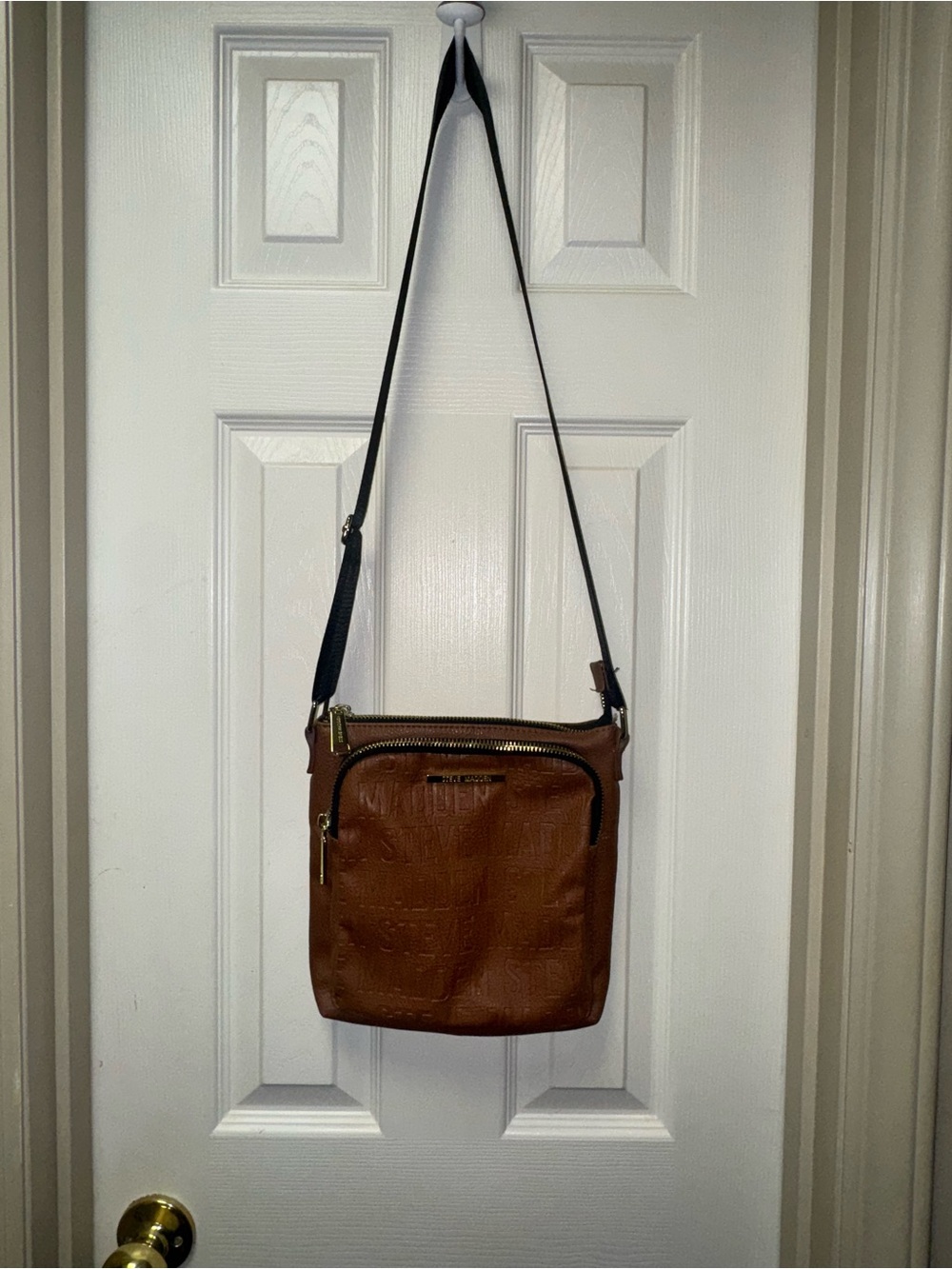 Steve Madden Brown Crossbody Bag with Black Strap
